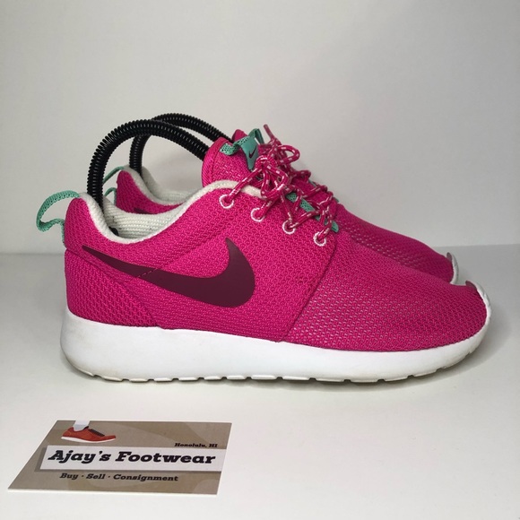 Nike Roshe Run Pink Rasberry Running Shoes Women’s - Picture 1 of 11